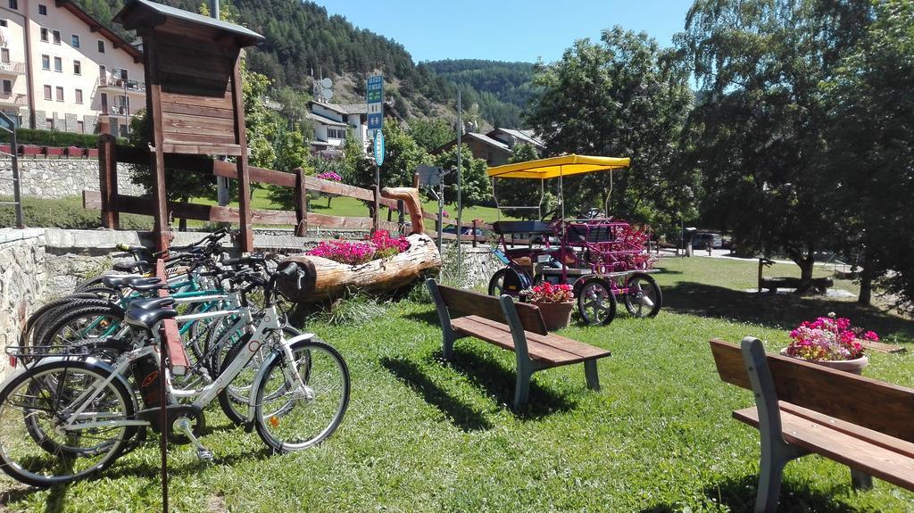 Hotel, Bar & Bistrot Saint Nicolas Gran Paradiso Exterior foto